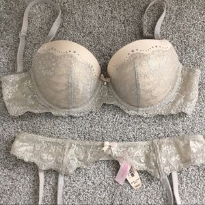 Victoria's Secret dream angels 32D bra lace